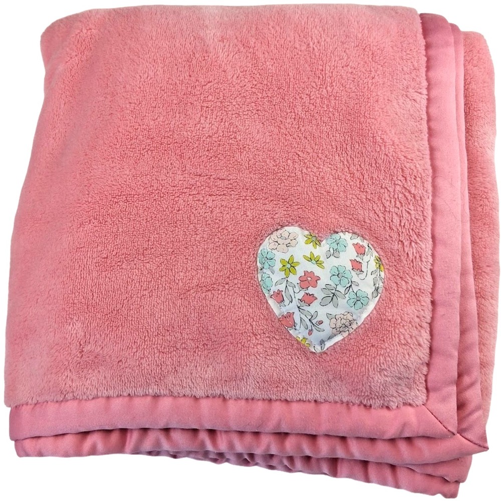 Carter's Hot Pink Baby Girl Blanket With Floral Heart 30x40 Some Texture Flaws‎